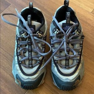The North Face - hiking sneakers - size 6.5